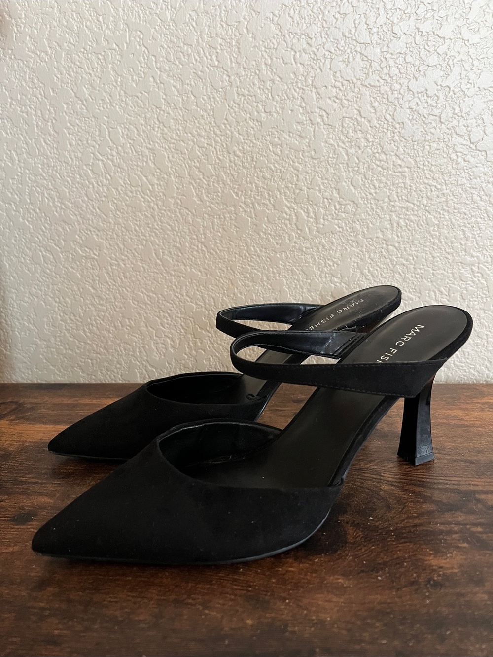 Like new Marc Fisher pointed toe black mules